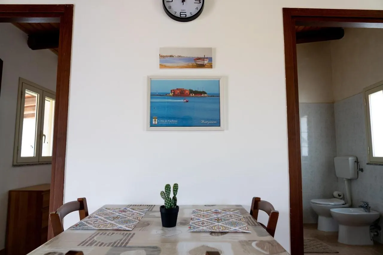 B&B L'Uliveto Rooms & Pool Marzamemi Italien